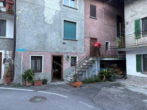 Trilocale in Via alla Chiesa, Colico