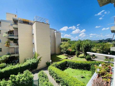 Appartamento in Via Poggio Verde, 40, Casetta Mattei - Corviale, Roma