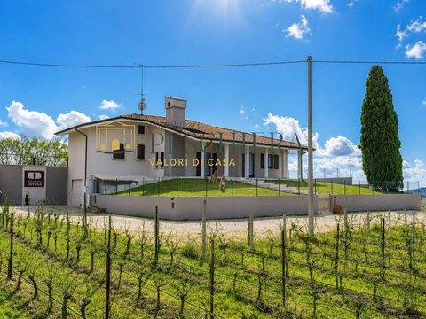 Bilocale in Via Gardoni, 9, Valeggio sul Mincio