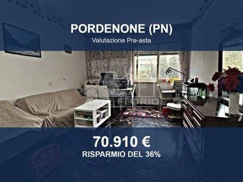 Appartamento in Piazza Risorgimento, 16, Centro Storico, Pordenone