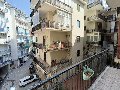 Trilocale in Piazza Luigi Palomba, 22, Centro - Santa Teresa, Torre del Greco