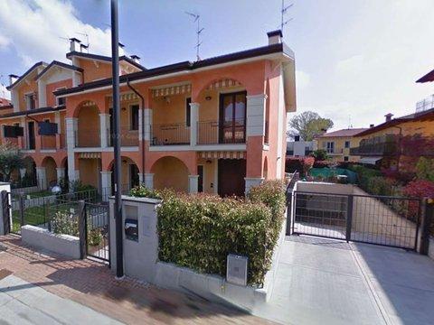 Villetta a schiera in Via Madre Teresa di Calcutta, 15, Chiari