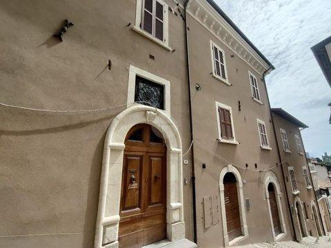 Trilocale in Via Crispomonti, 44, Centro, L'Aquila