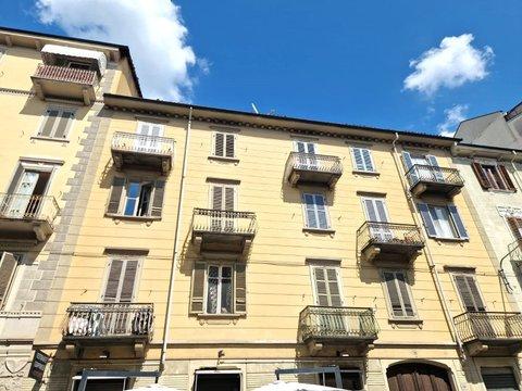 Trilocale in Via Lessolo, 36, Vanchiglietta, Torino