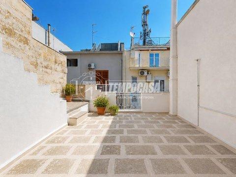 Casa indipendente in Via A. Girolamo Magnesi, Polignano a Mare