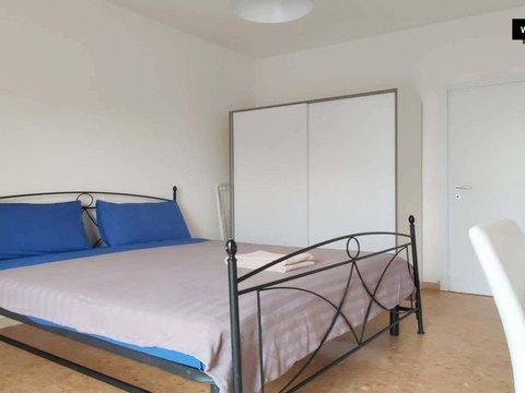 Bilocale in Via Alberto da Gandino, 27, Baggio, Milano