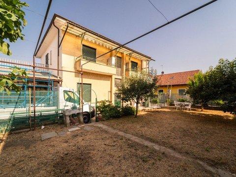 Villa in Via Nazario Sauro, 73, Grugliasco