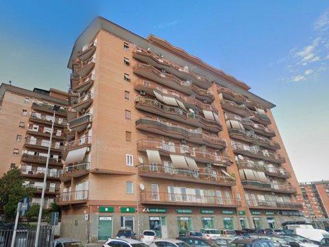 Trilocale in Via San Giuseppe Benedetto Cottolengo, 21, Aurora, Torino