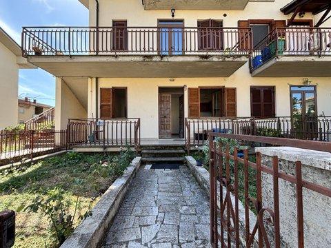 Bilocale in Via L. Longo, Centro, Castiglione del Lago