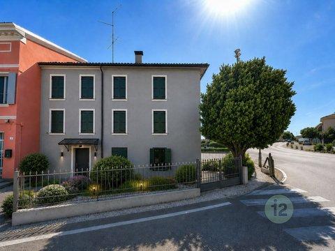Villetta a schiera in Via San Matteo, Medolla