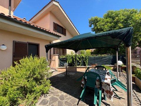 Villetta a schiera in Via Caio Acilio, s.n.c, Marco Simone - Setteville Nord, Guidonia Montecelio