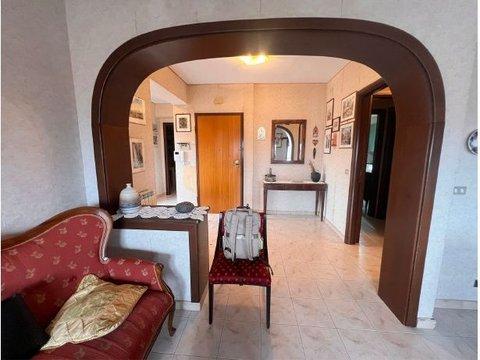 Appartamento in Via Regina Elena, 30, Reggio Nord, Reggio Calabria