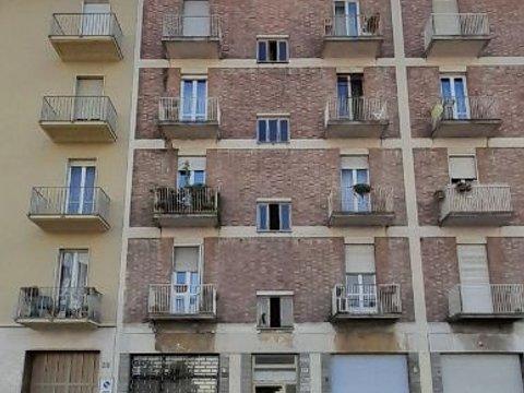 Bilocale in via Valentino Carrera, 61, Parella, Torino