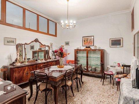 Appartamento in Via Alfonso de Simone, Torre Annunziata