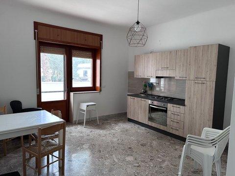 Villetta bifamiliare in Viale delle Tomanie, 10, Pulsano