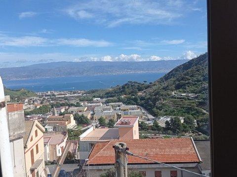 Appartamento su due piani in Via Vetrana s.n.c, Larderia - Tipoldo, Messina