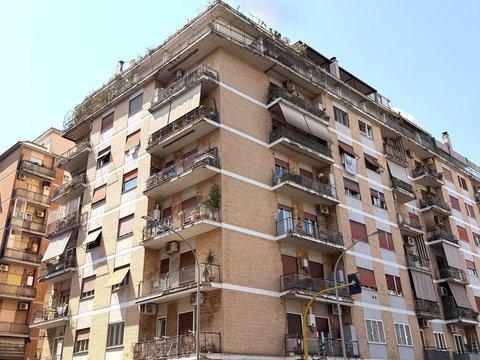 Bilocale in Via Giuseppe Donati, 32, Casal Bruciato, Roma