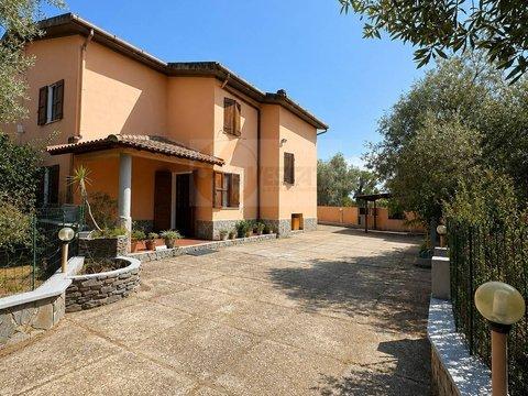 Villetta bifamiliare in Strada Vicinale Badde Ulumu, 28, Monte Oro - Bancali - Landrigga, Sassari