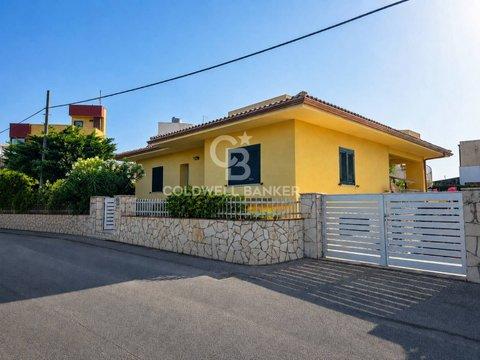 Villa in Via del Mughetto, 49, Marina - Maganuco, Modica