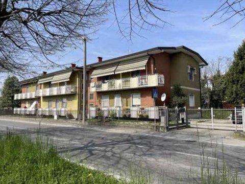 Quadrilocale in Via Gaetano Donizetti, 3, Chignolo d'Isola