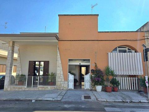 Villetta bifamiliare in Via Caprarica, 95, Cavallino