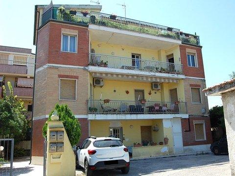 Appartamento in Via Trigno, Roseto degli Abruzzi