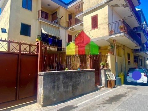 Trilocale in via Giacomo Donizetti, s.n.c, Zona Spazzilli-Oasi Sacro Cuore, Giugliano in Campania