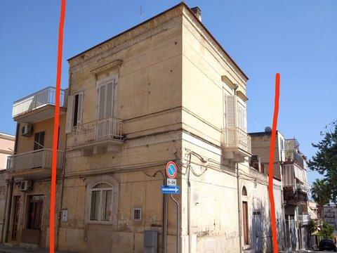 Casa indipendente in Via Alcide de Gasperi, 24, Canosa di Puglia