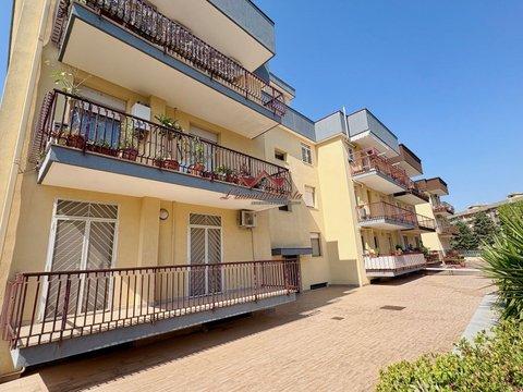 Trilocale in Via Araldo di Crollalanza s.n.c, Valenzano