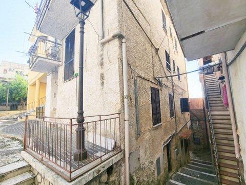 Bilocale in Corso Vittorio Emanuele, Minturno