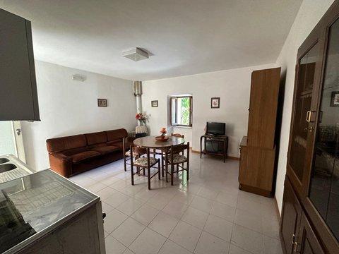 Trilocale in Località I Santi, Valle del Menotre - Annifo - Colfiorito, Foligno
