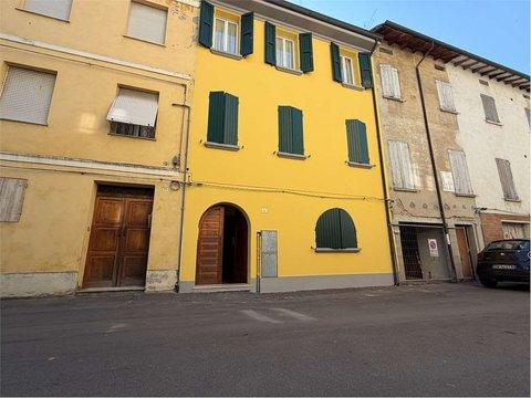 Trilocale in Via Guglielmo Marconi, 31, Correggio