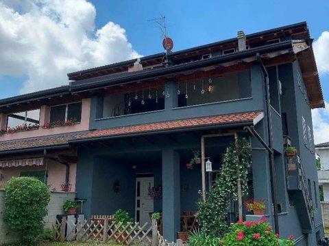 Quadrilocale in Via Ruggero Leoncavallo, 10, Canegrate
