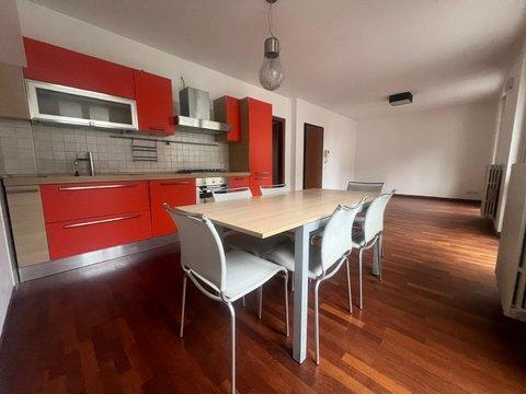 Trilocale in Via Fratelli Cairoli, 32, Via Monza, Lissone
