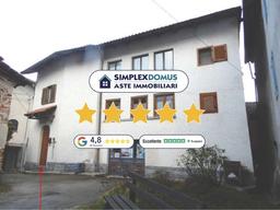 Villa in Frazione Centro, Caprile