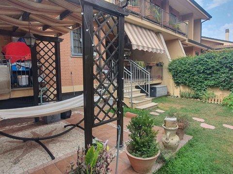 Appartamento su due piani in Via Publio de Tommasi, s.n.c, La Rustica, Roma