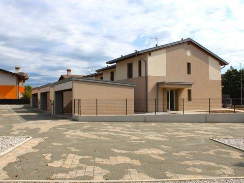 Casa indipendente in Viale Europa Unita, Roveredo in Piano