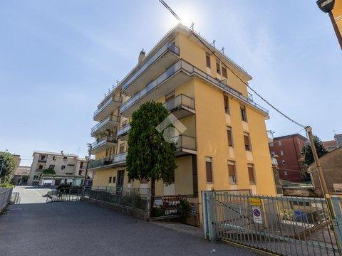 Trilocale in Via Stelvio, 10, Borgo Palazzo, Bergamo