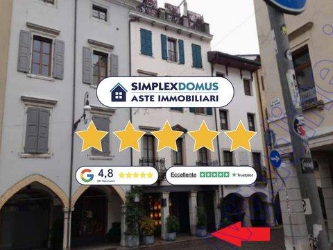 Appartamento in Via Vittorio Veneto, Centro, Udine