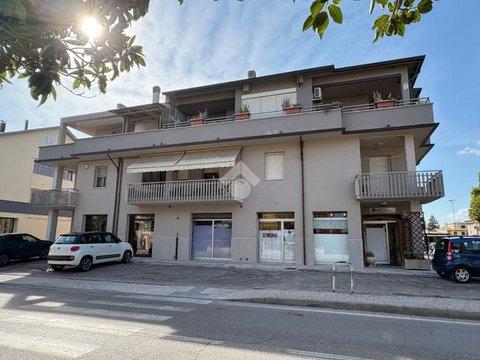 Quadrilocale in Via Alberto Plini, 26, Santa Lucia - Bastiola - XXV Aprile, Bastia Umbra