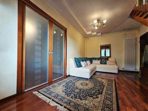 Appartamento su due piani in Viale Pietro Ceccato, Montecchio Maggiore