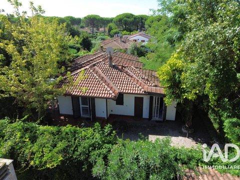 Villetta bifamiliare in Viale Venezuela, 31, Lido delle Nazioni, Comacchio
