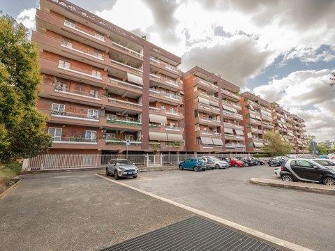 Quadrilocale in Piazzale Montesquieu, s.n.c, Kant, Roma
