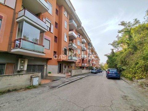 Quadrilocale in Via Fratelli Bandiera, 11, Cappuccini - Murialdo - Barco, Viterbo