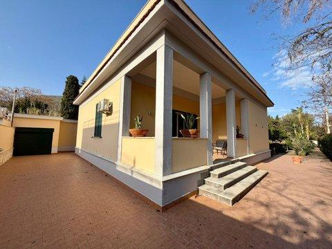 Villa in Viale Egle s.n.c, Mondello - Castelforte, Palermo