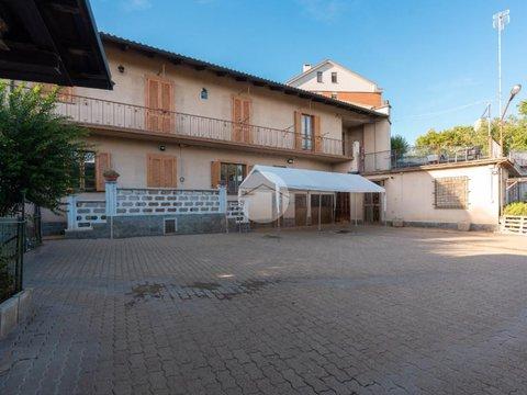 Villetta bifamiliare in Via Torino, 8, Beinasco