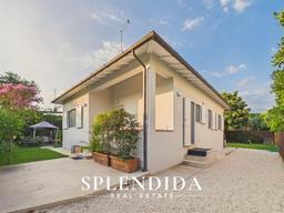Villa in Via degli Olmi, Caranna-Vaiana, Forte dei Marmi