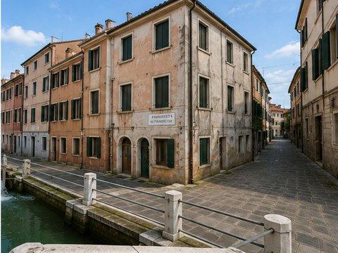 Trilocale in Fondamenta San Francesco, 11, Centro Storico, Chioggia
