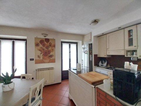 Villetta bifamiliare in Via Cesare Battisti, 19, Avigliana