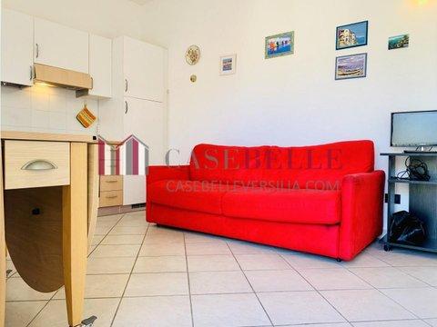 Bilocale in Via U. Foscolo, 11, Lido di Camaiore, Camaiore